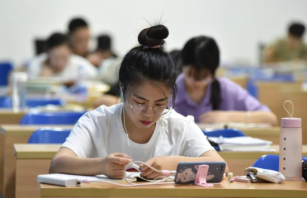 成績單翻譯需要做好哪些工作，翻譯成績單翻譯公司怎么收費的？